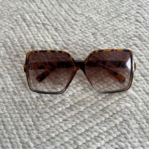 Oversized Tortoise Shell Square Sunglasses
